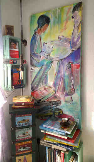 Bücherecke mit Acrylgemälde
